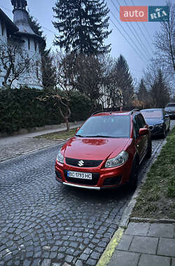 Внедорожник / Кроссовер Suzuki SX4 2012 в Львове