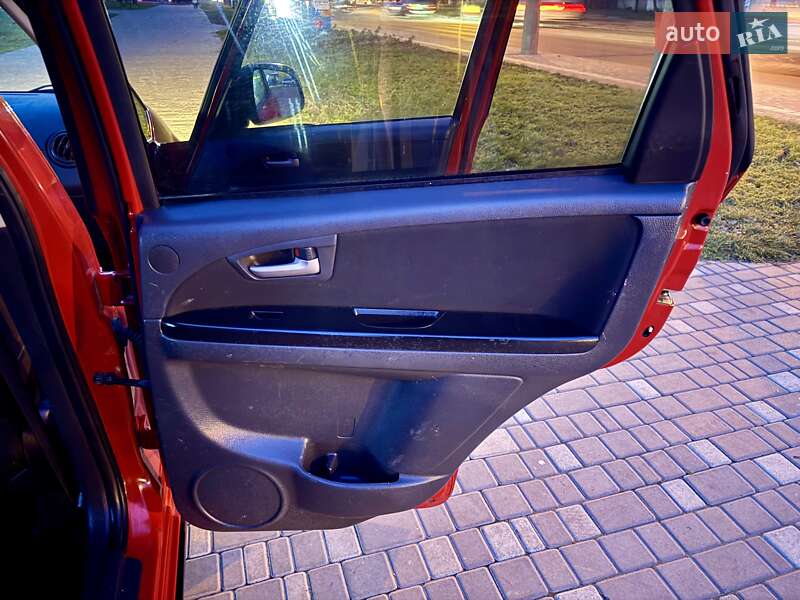 Позашляховик / Кросовер Suzuki SX4 2010 в Одесі