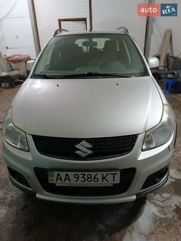 Внедорожник / Кроссовер Suzuki SX4 2011 в Киеве