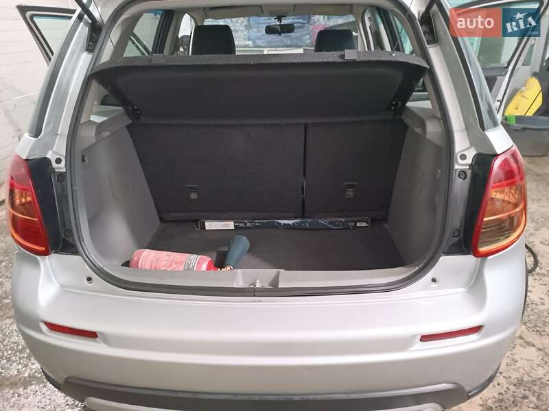 Внедорожник / Кроссовер Suzuki SX4 2011 в Киеве