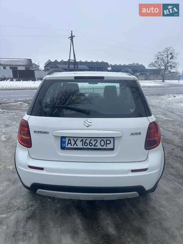 Внедорожник / Кроссовер Suzuki SX4 2014 в Новой Водолаге