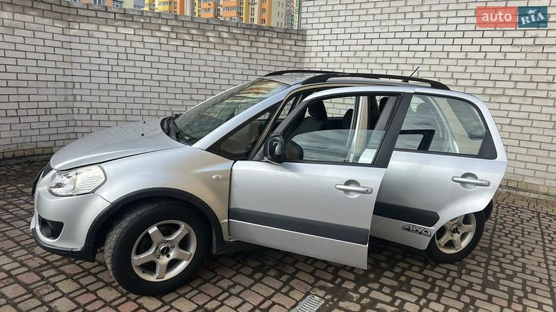 Внедорожник / Кроссовер Suzuki SX4 2012 в Киеве