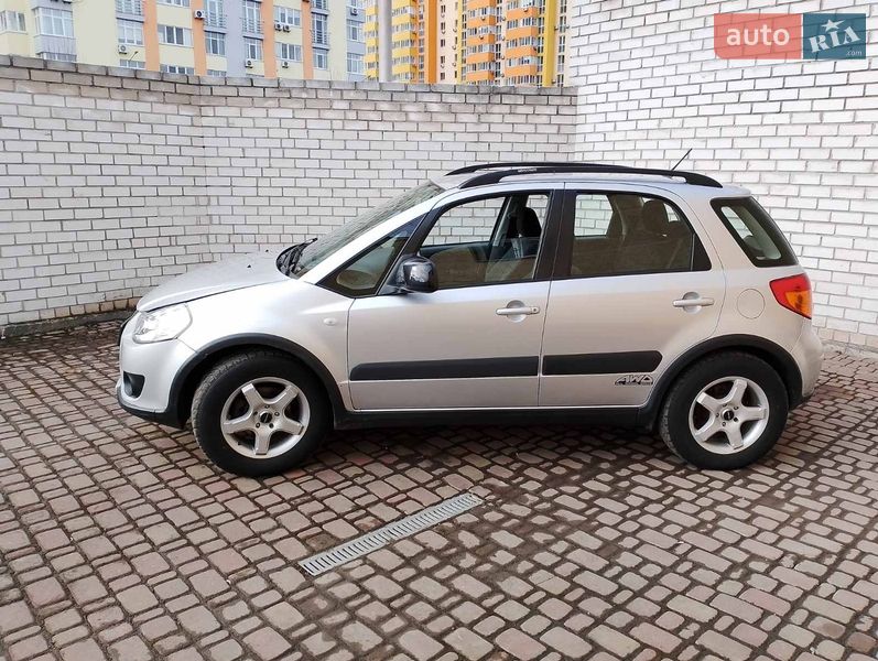 Внедорожник / Кроссовер Suzuki SX4 2012 в Киеве