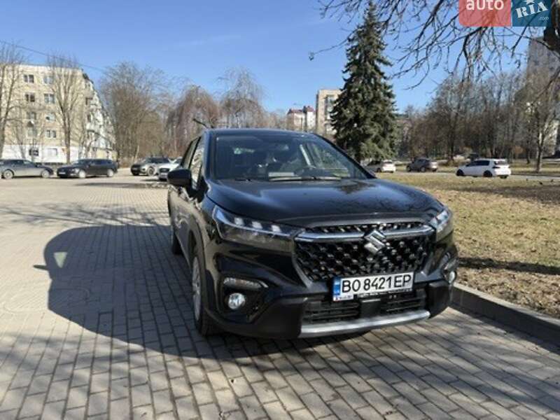Внедорожник / Кроссовер Suzuki SX4 2024 в Тернополе