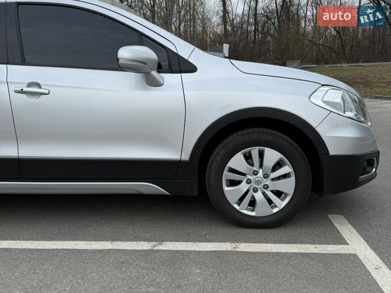 Внедорожник / Кроссовер Suzuki SX4 2014 в Киеве