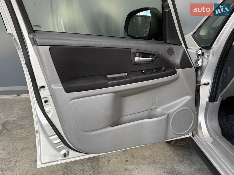 Внедорожник / Кроссовер Suzuki SX4 2013 в Киеве фото 32 Внедорожник / Кроссовер Suzuki SX4 2013 в Киеве