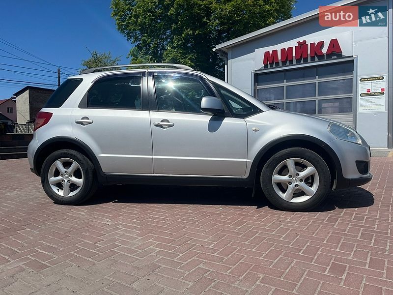 Внедорожник / Кроссовер Suzuki SX4 2009 в Дубно