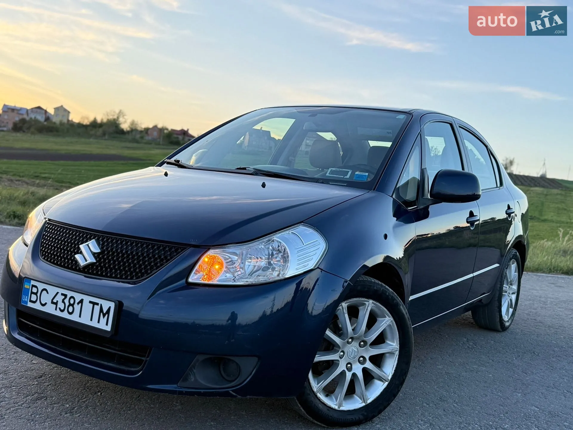 2010 Suzuki SX4 - мініатюра 2