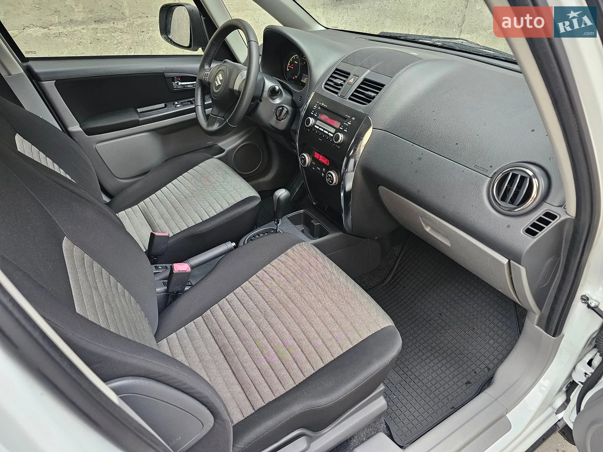 2011 Suzuki SX4 - мініатюра 31