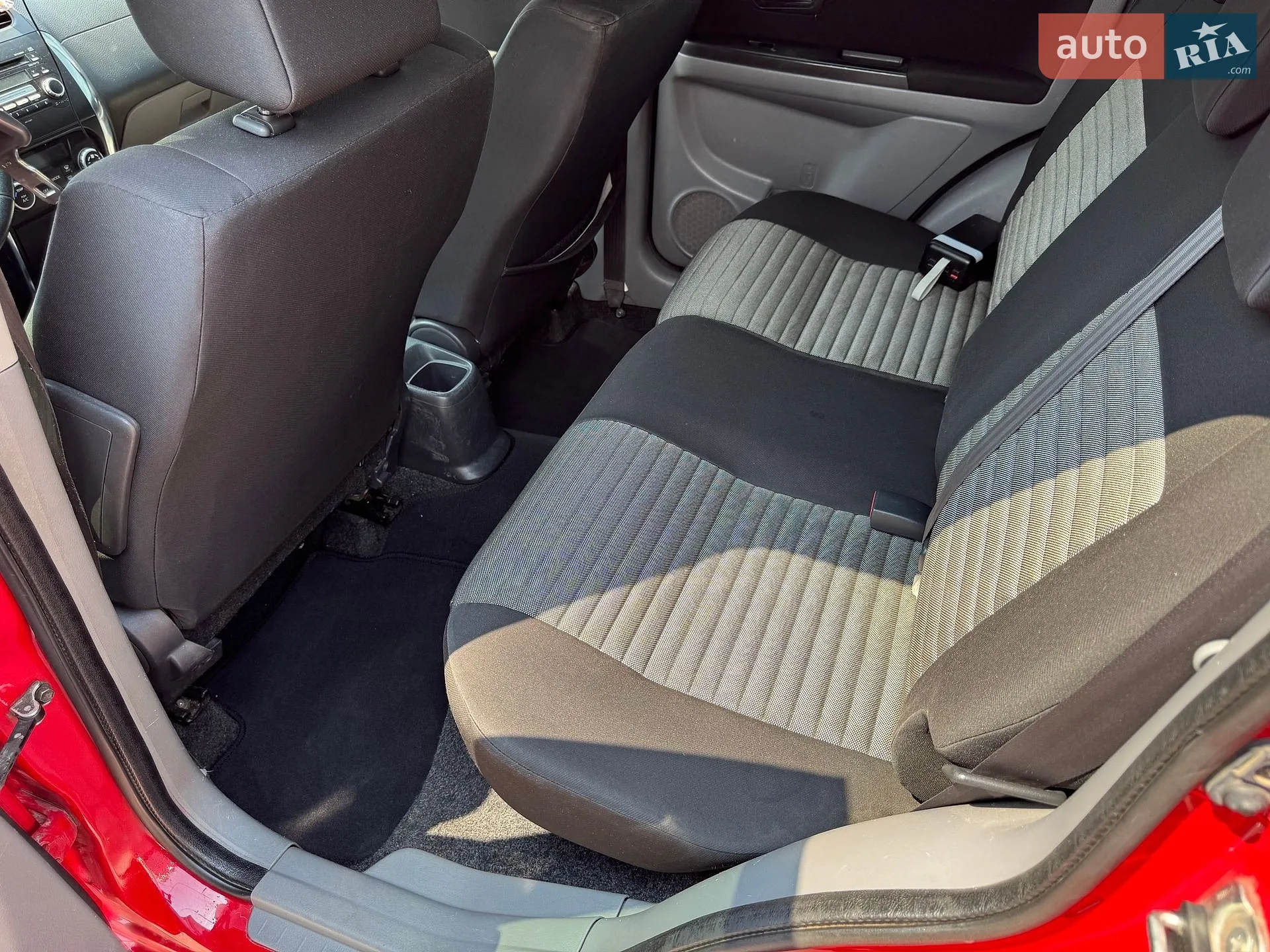 2013 Suzuki SX4 - мініатюра 10