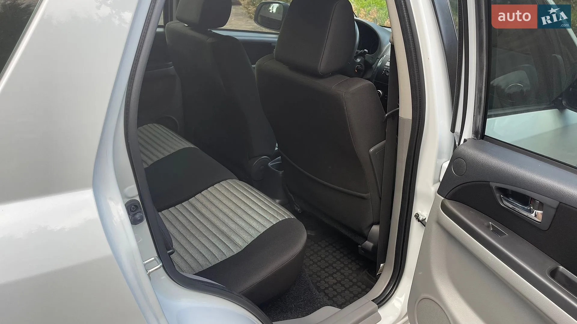 2013 Suzuki SX4 - мініатюра 20