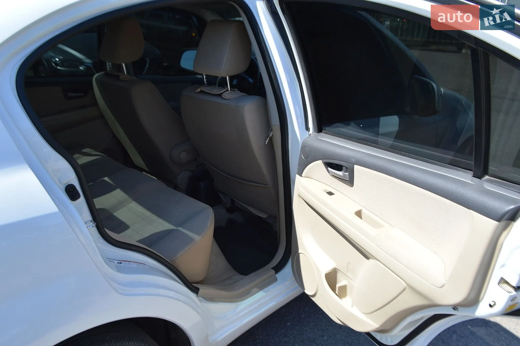 2011 Suzuki SX4 - мініатюра 14