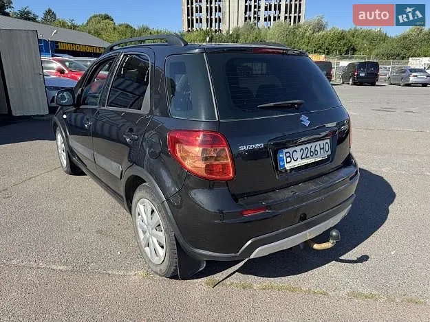 2010 Suzuki SX4 - мініатюра 4