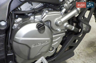 Мотоцикл Без обтікачів (Naked bike) Suzuki V-Strom 650/XT 2017 в 