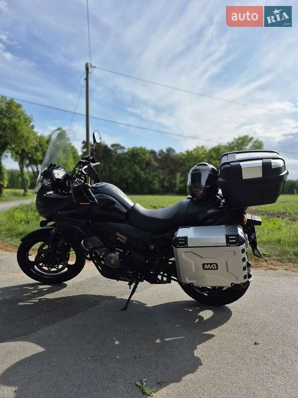 Suzuki V-Strom 650 2012