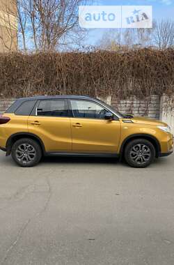 Внедорожник / Кроссовер Suzuki Vitara 2023 в Киеве