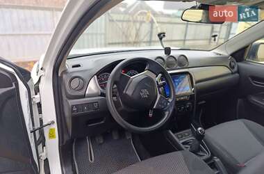 Внедорожник / Кроссовер Suzuki Vitara 2018 в 