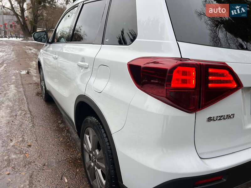 Внедорожник / Кроссовер Suzuki Vitara 2020 в Киеве