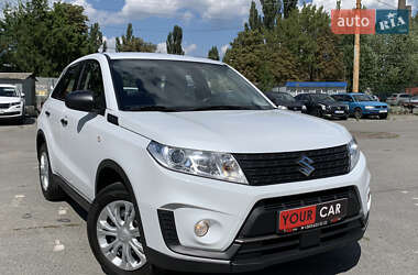 Позашляховик / Кросовер Suzuki Vitara 2021 в 