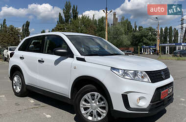Позашляховик / Кросовер Suzuki Vitara 2021 в 