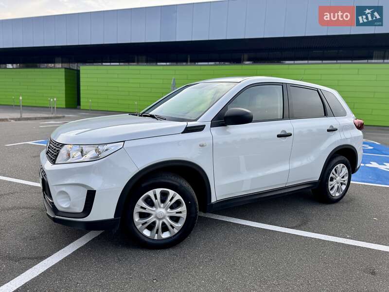 Внедорожник / Кроссовер Suzuki Vitara 2023 в Киеве