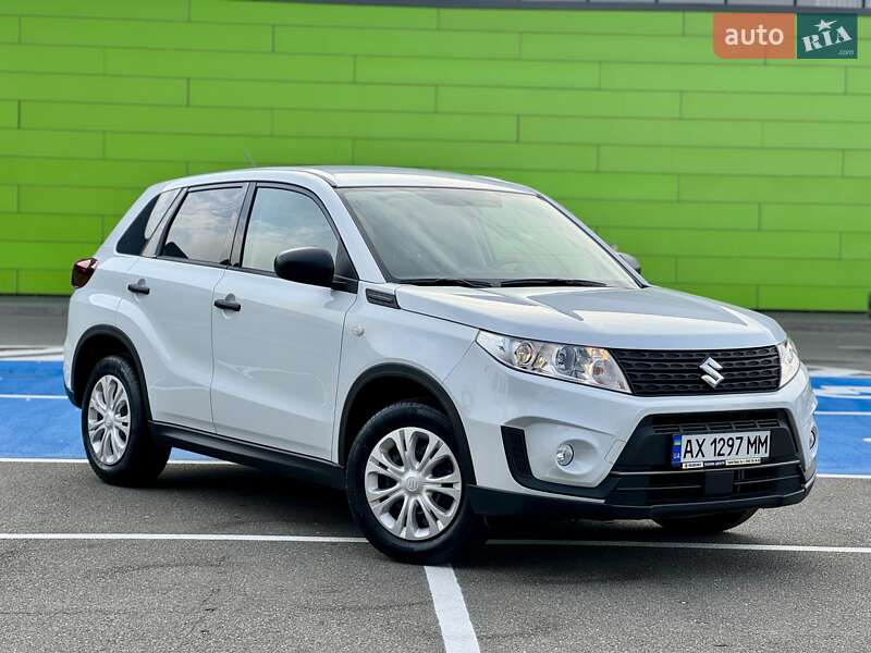 Внедорожник / Кроссовер Suzuki Vitara 2023 в Киеве