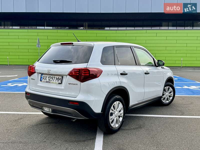 Внедорожник / Кроссовер Suzuki Vitara 2023 в Киеве