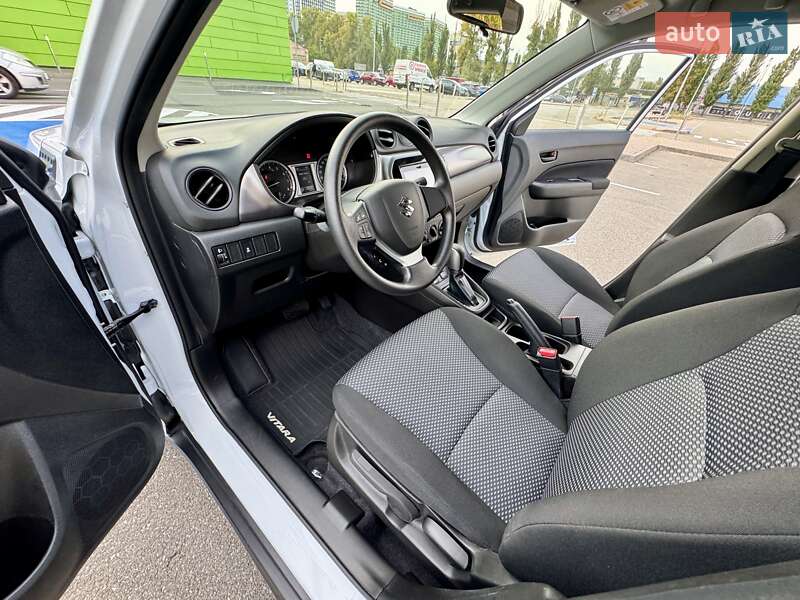 Внедорожник / Кроссовер Suzuki Vitara 2023 в Киеве