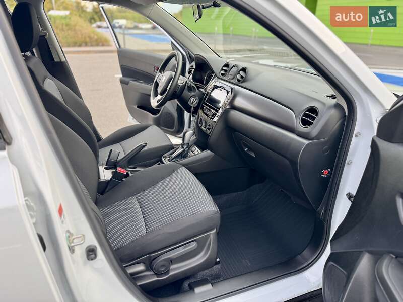 Внедорожник / Кроссовер Suzuki Vitara 2023 в Киеве