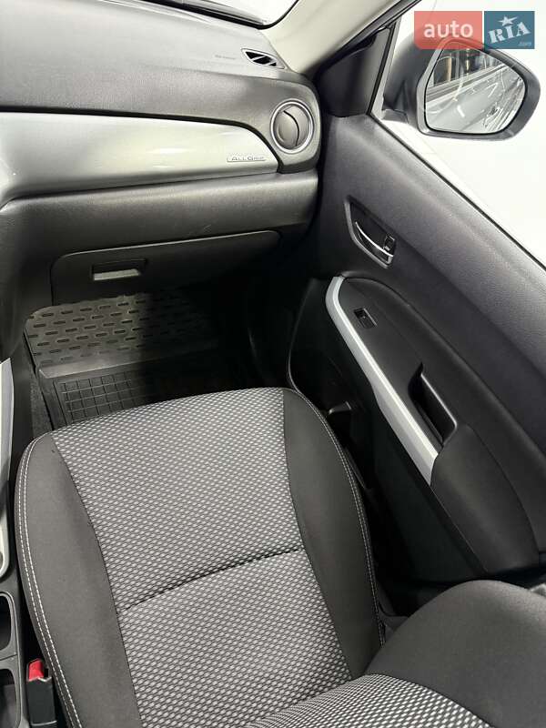 Внедорожник / Кроссовер Suzuki Vitara 2016 в Одессе фото 15 Внедорожник / Кроссовер Suzuki Vitara 2016 в Одессе