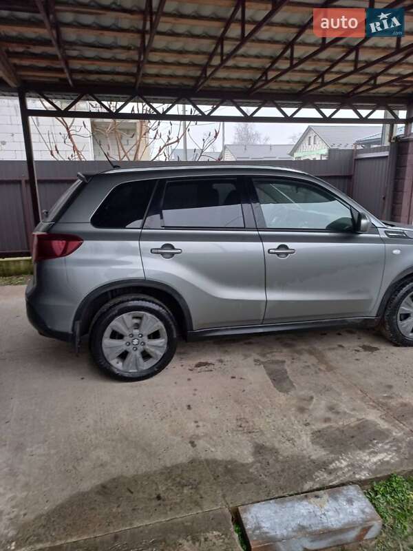 Внедорожник / Кроссовер Suzuki Vitara 2020 в Киеве