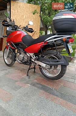 Мотоцикл Туризм Suzuki XF 650 Freewind 1999 в 