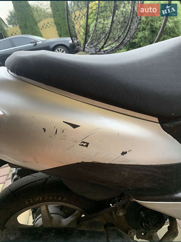Скутер Suzuki ZZ 50 2006 в Стрию