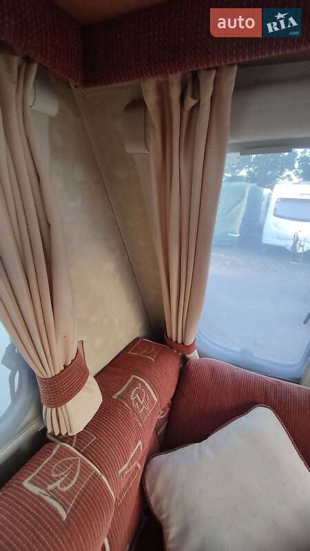 Причіп дача SWIFT Corniche 2003 в Косові