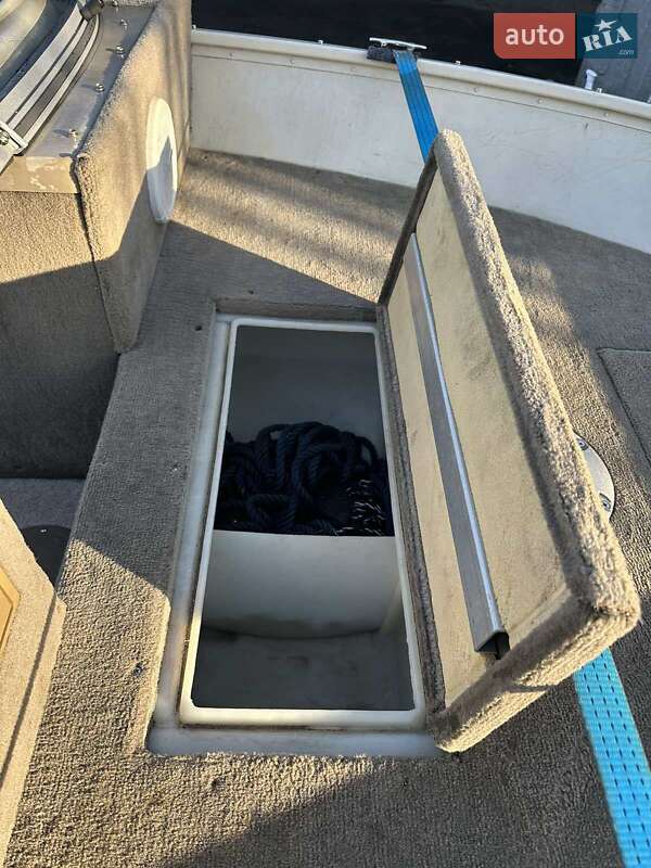 Човен Sylvan Explorer 2007 в Покрові