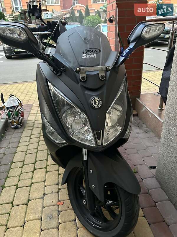 Максі-скутер Sym GTS 2013 в Києві