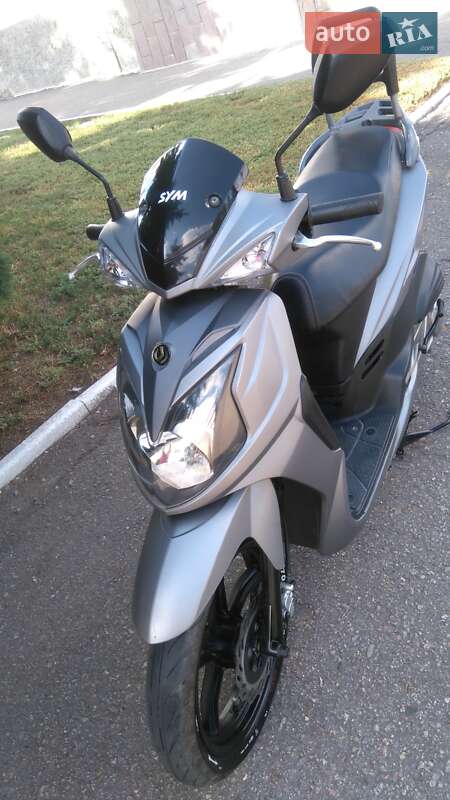 Скутер Sym Symphony 2014 в Червоному Донце