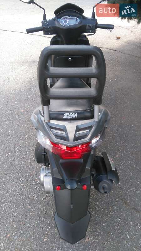 Скутер Sym Symphony 2014 в Червоному Донце