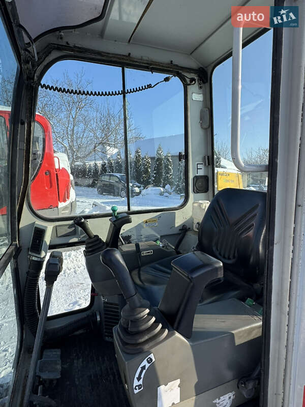 Миниэкскаватор Takeuchi TB 2009 в Недобоевцах фото 10 Миниэкскаватор Takeuchi TB 2009 в Недобоевцах