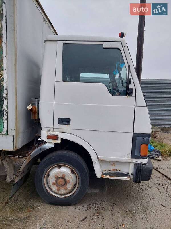 Вантажний фургон TATA LPT 613 2006 в Львові