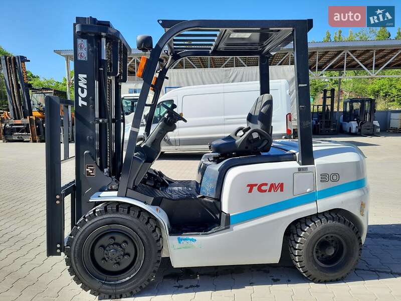 Вилочный погрузчик TCM FD 2022 в 