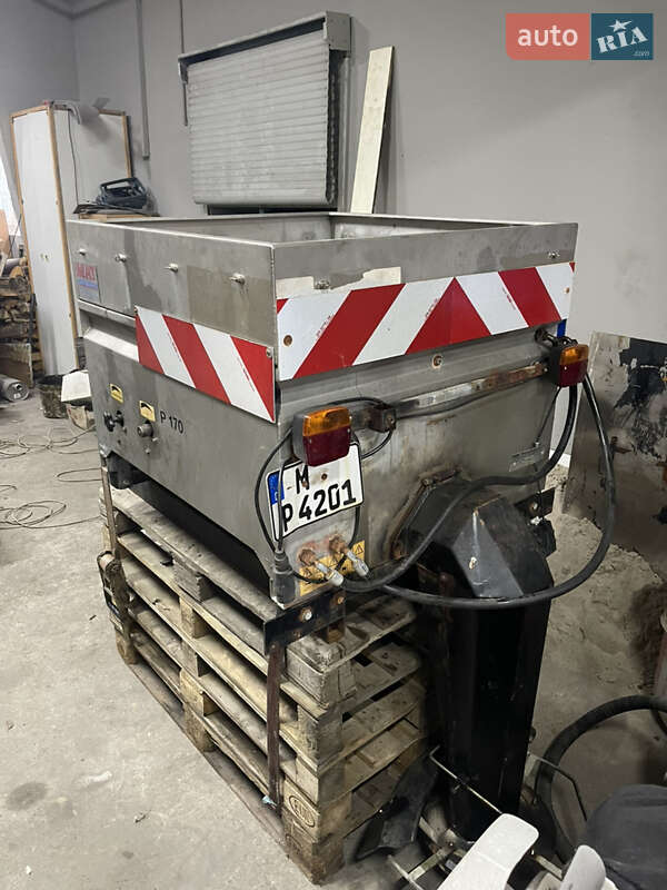 Солеразбрасыватель Technik-Plus Turbo-Jet 2007 в Луцке фото 4 Солеразбрасыватель Technik-Plus Turbo-Jet 2007 в Луцке