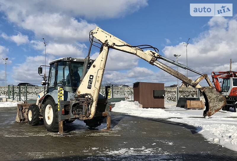 Екскаватор навантажувач Terex 820 2007 в Рівному