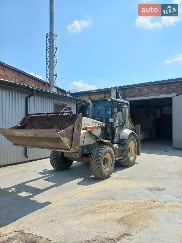 Екскаватор навантажувач Terex 880 2007 в Сумах