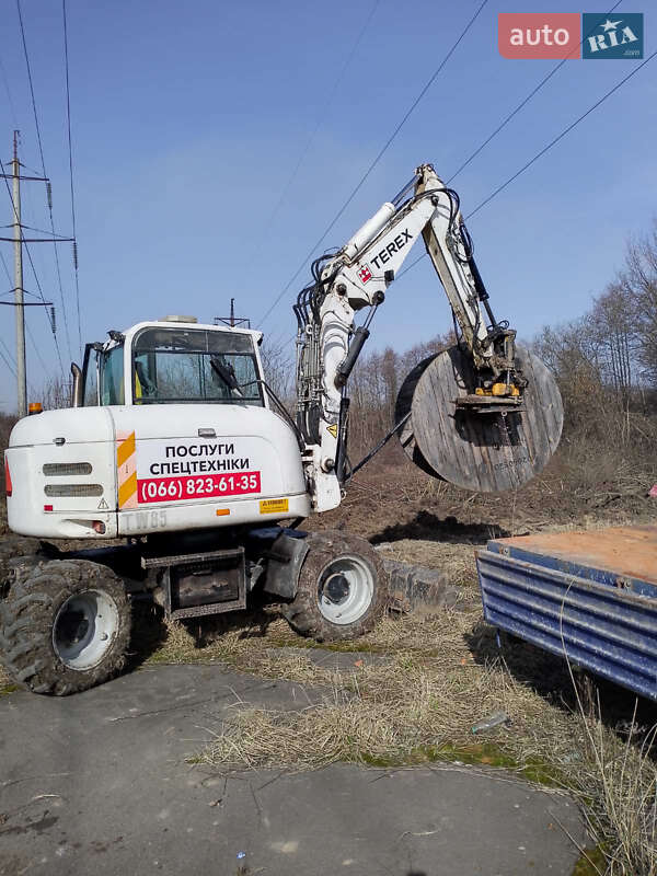 Колесный экскаватор Terex TW 2008 в Калуше
