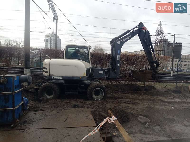 Колесный экскаватор Terex TW 2009 в Киеве