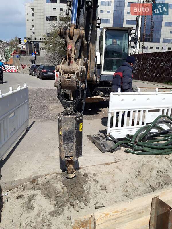 Колесный экскаватор Terex TW 2009 в Киеве