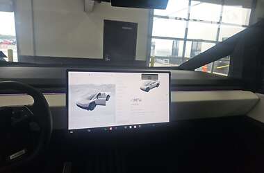 Пікап Tesla Cybertruck 2024 в 