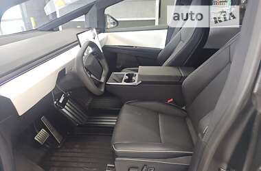 Пікап Tesla Cybertruck 2024 в 