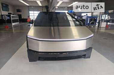 Пікап Tesla Cybertruck 2024 в 